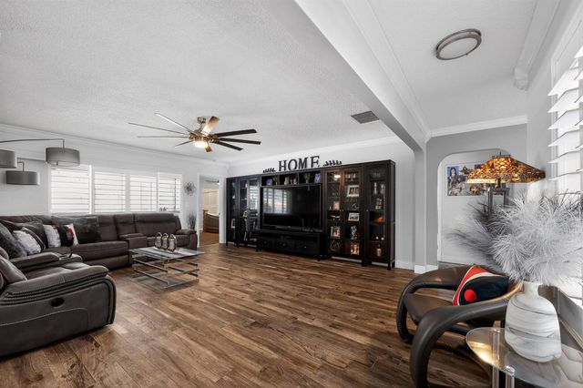 311 NW 93rd Terrace, Pembroke Pines, FL 33024