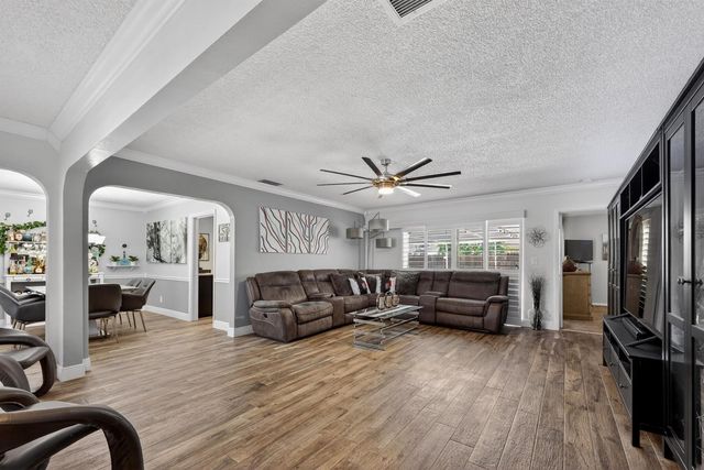311 NW 93rd Terrace, Pembroke Pines, FL 33024