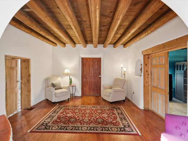510 and 512 Anglada Ln, Taos, NM 87571