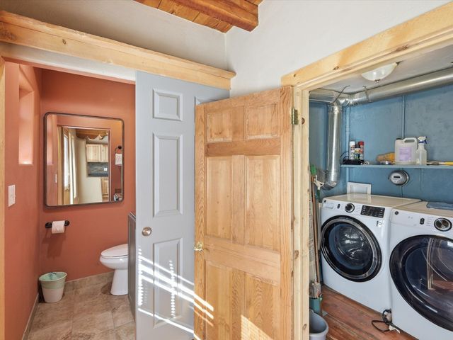 510 and 512 Anglada Ln, Taos, NM 87571