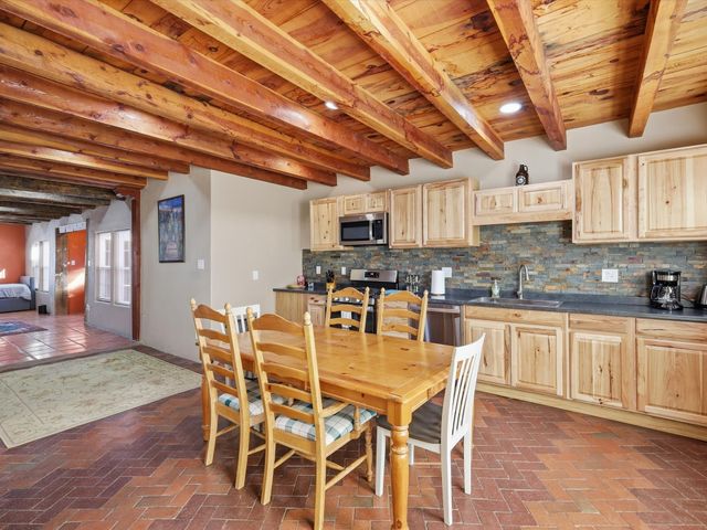 510 and 512 Anglada Ln, Taos, NM 87571