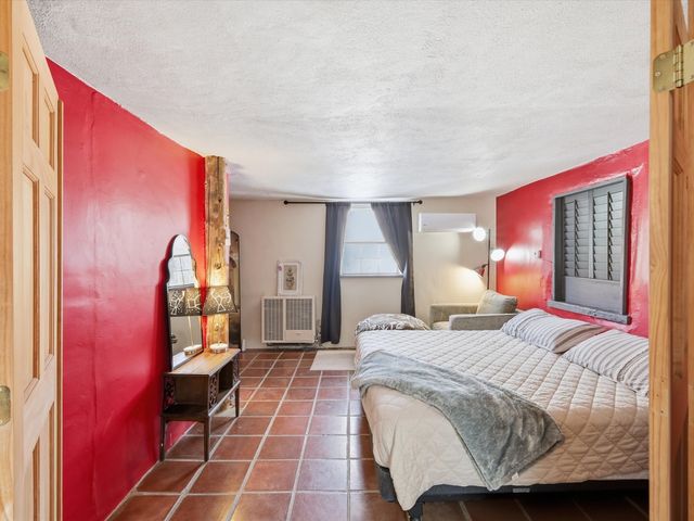 510 and 512 Anglada Ln, Taos, NM 87571