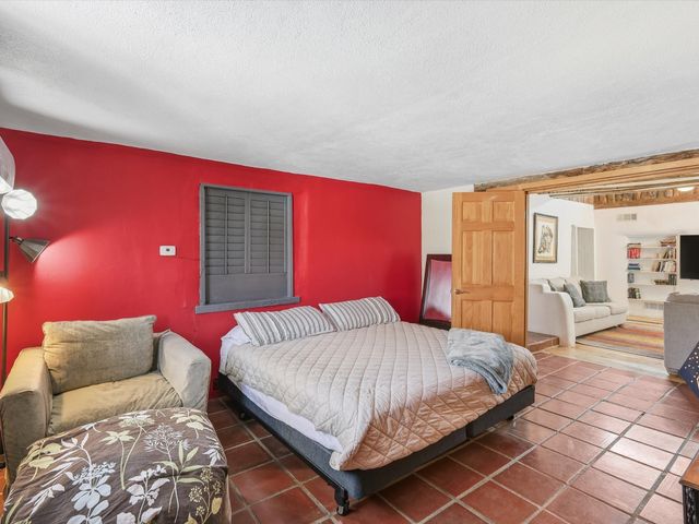 510 and 512 Anglada Ln, Taos, NM 87571