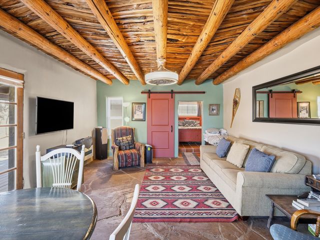 510 and 512 Anglada Ln, Taos, NM 87571