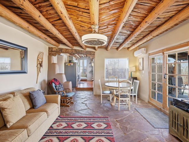 510 and 512 Anglada Ln, Taos, NM 87571