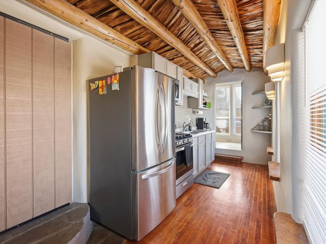 510 and 512 Anglada Ln, Taos, NM 87571