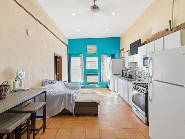 510 and 512 Anglada Ln, Taos, NM 87571