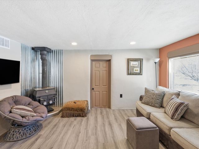 510 and 512 Anglada Ln, Taos, NM 87571