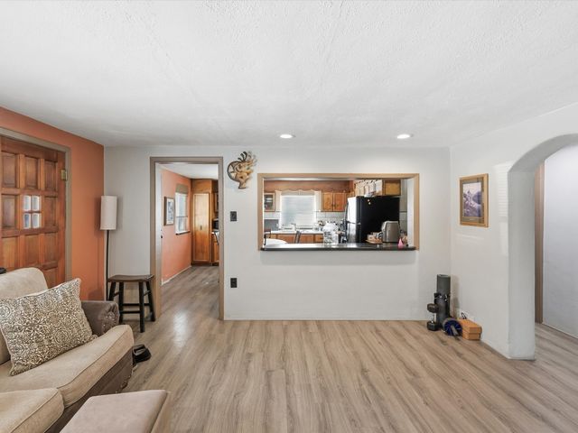 510 and 512 Anglada Ln, Taos, NM 87571