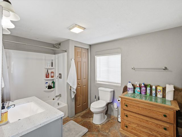 510 and 512 Anglada Ln, Taos, NM 87571