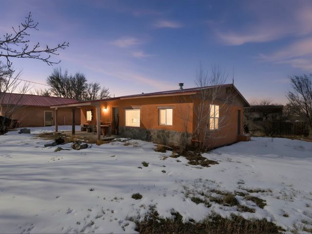 510 and 512 Anglada Ln, Taos, NM 87571