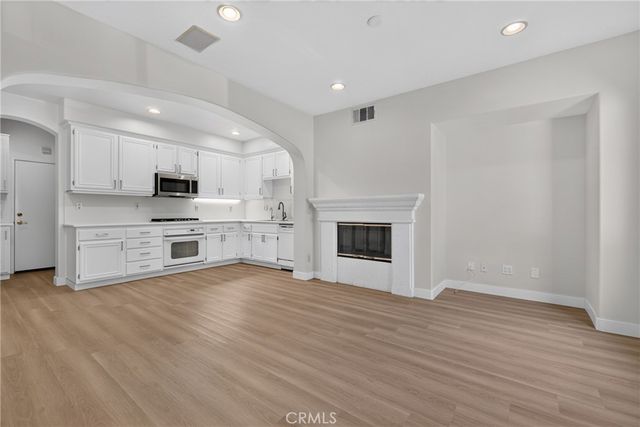 90 Topaz, Irvine, CA 92602