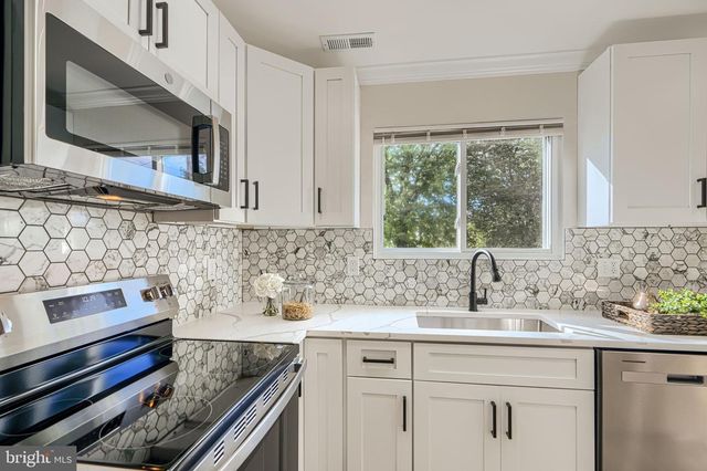 2608 HURON ST, Baltimore, MD 21230