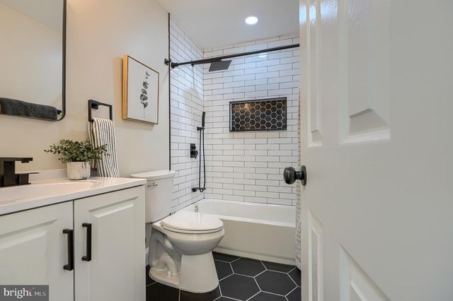 2608 HURON ST, Baltimore, MD 21230