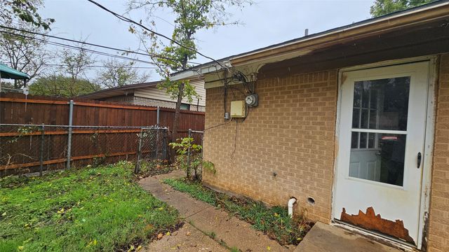 604 Sun Valley Drive, Denton, TX 76209
