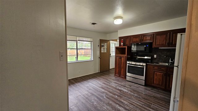 604 Sun Valley Drive, Denton, TX 76209