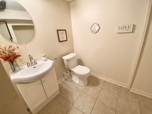 5545 S Sprinkle Road, Portage City, MI 49002