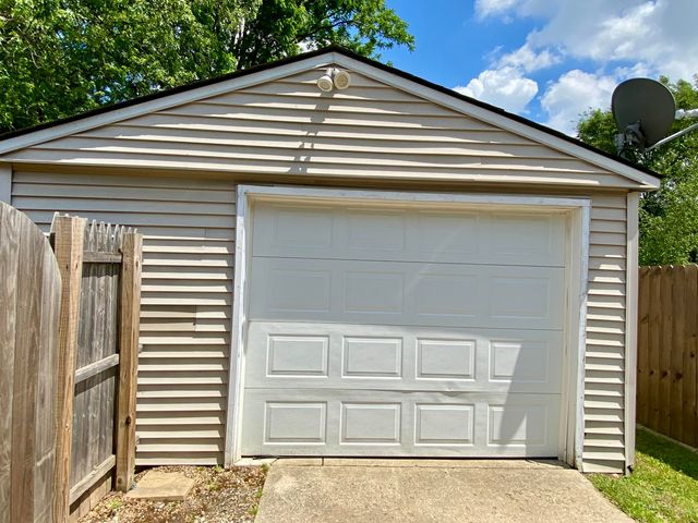 5545 S Sprinkle Road, Portage City, MI 49002