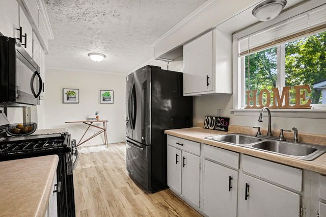 5545 S Sprinkle Road, Portage City, MI 49002