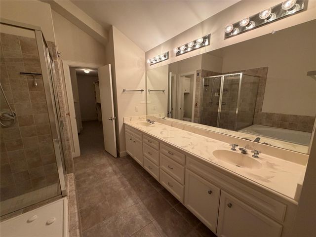 8715 Meadowcroft Drive 1204, Houston, TX 77063