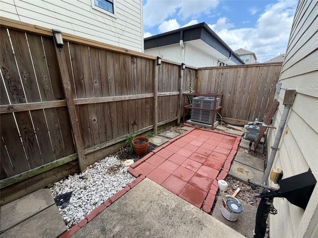 8715 Meadowcroft Drive 1204, Houston, TX 77063