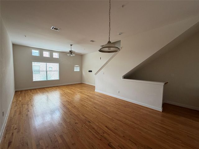 8715 Meadowcroft Drive 1204, Houston, TX 77063