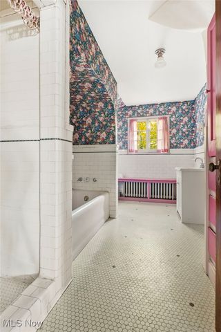 390 E College Street, Alliance, OH 44601