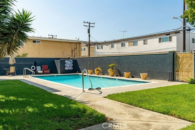 1321 Beryl Street 101, Redondo Beach, CA 90277