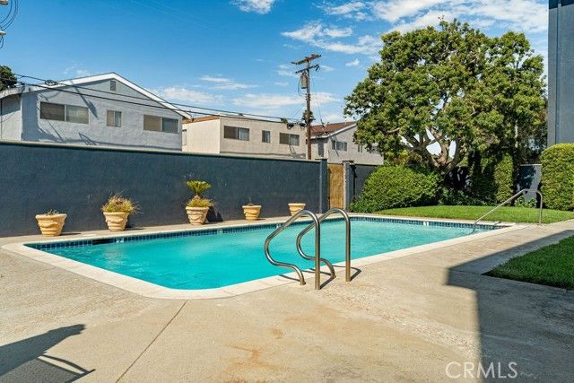 1321 Beryl Street 101, Redondo Beach, CA 90277