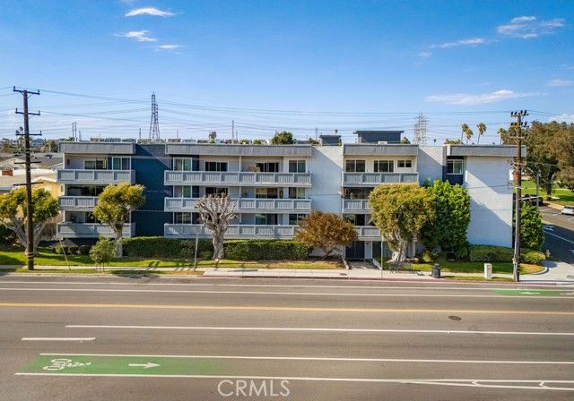 1321 Beryl Street 101, Redondo Beach, CA 90277