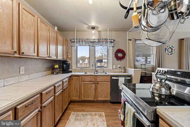 18 MALVINA LN, Newark, DE 19713