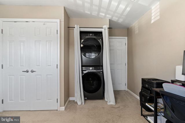 18 MALVINA LN, Newark, DE 19713