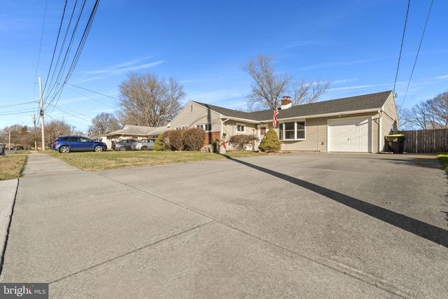 18 MALVINA LN, Newark, DE 19713