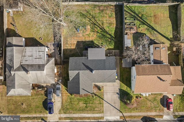 18 MALVINA LN, Newark, DE 19713