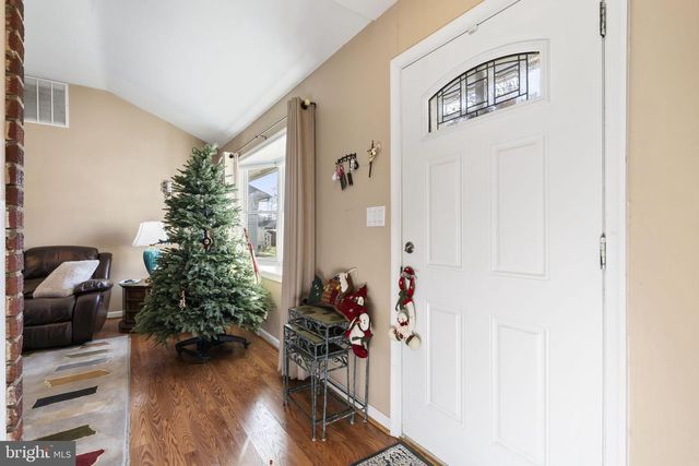 18 MALVINA LN, Newark, DE 19713