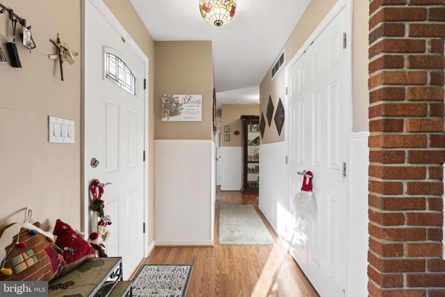 18 MALVINA LN, Newark, DE 19713