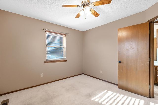 1446 N Gow St, Wichita, KS 67203