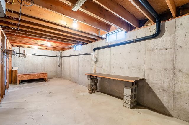 1446 N Gow St, Wichita, KS 67203