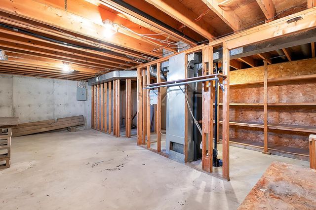 1446 N Gow St, Wichita, KS 67203