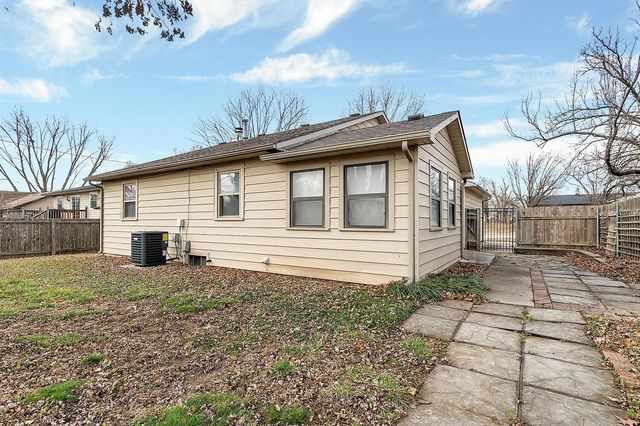 1446 N Gow St, Wichita, KS 67203