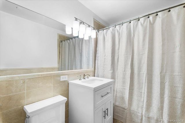 10 City Place PH4F, White Plains, NY 10601