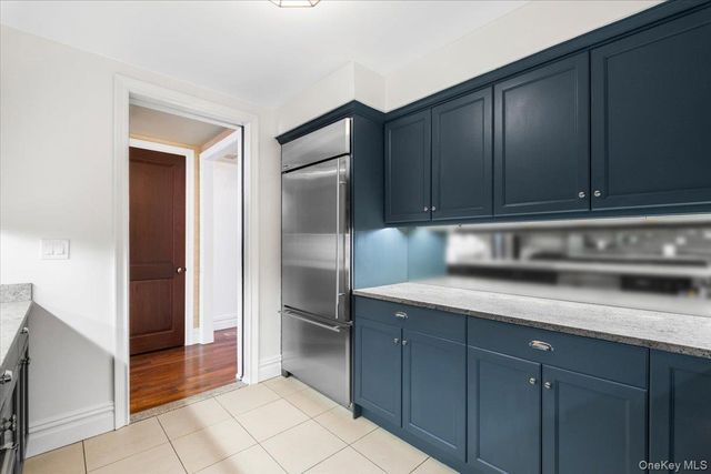 10 City Place PH4F, White Plains, NY 10601