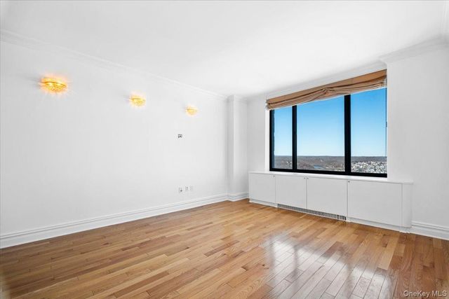 10 City Place PH4F, White Plains, NY 10601