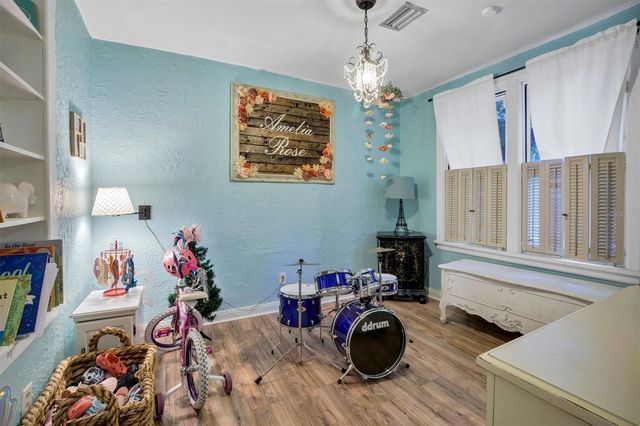 615 AVENUE A NE, Winter Haven, FL 33881