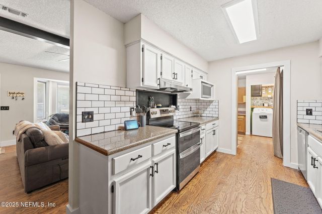 4156 FALCON RUN Lane, Middleburg, FL 32068