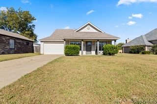 555 E Queen Street, Tulsa, OK 74106