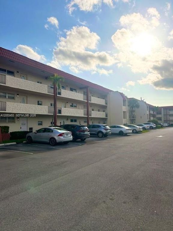 361 S Hollybrook Dr 104, Pembroke Pines, FL 33025