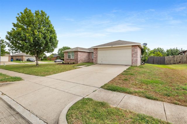 1434 Paint Brush Court, Burleson, TX 76028