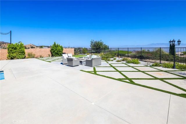 2627 Chad Zeller, Corona, CA 92882