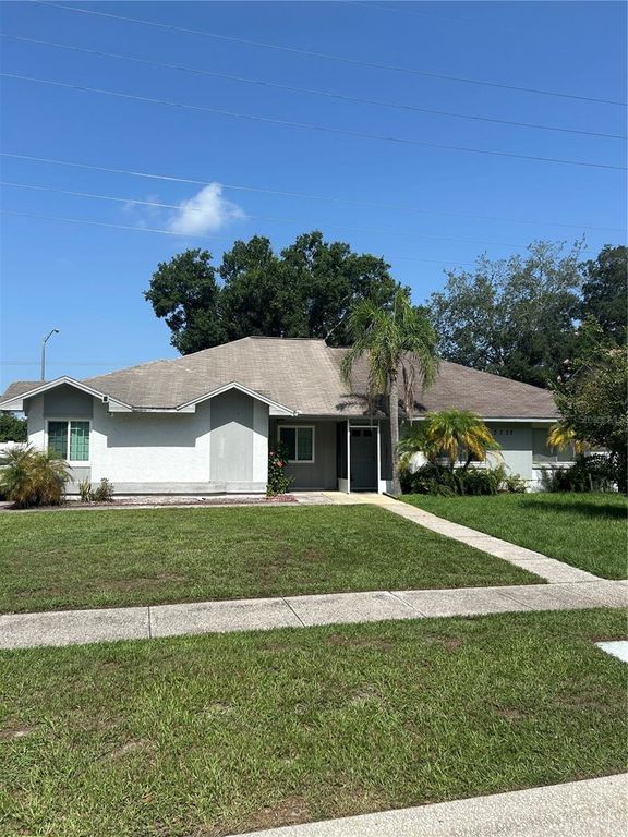 3330 LAUREL DALE DRIVE, Tampa, FL 33618